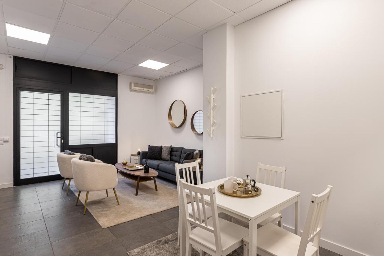 Waou Essence I Los Austrias - Corta Duracion Madrid Extérieur photo